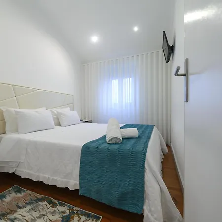 Dina House Daire Nazaré